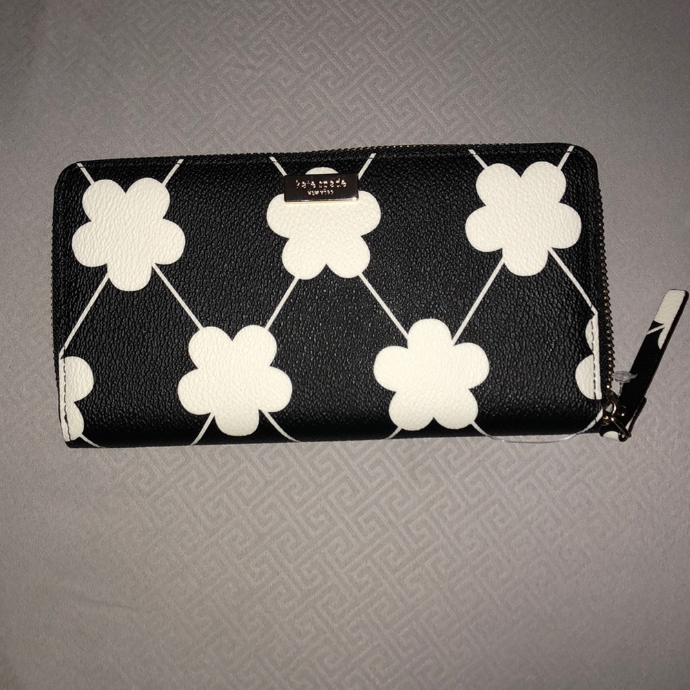 Kate spade ♠️ Black and white floral ♠️